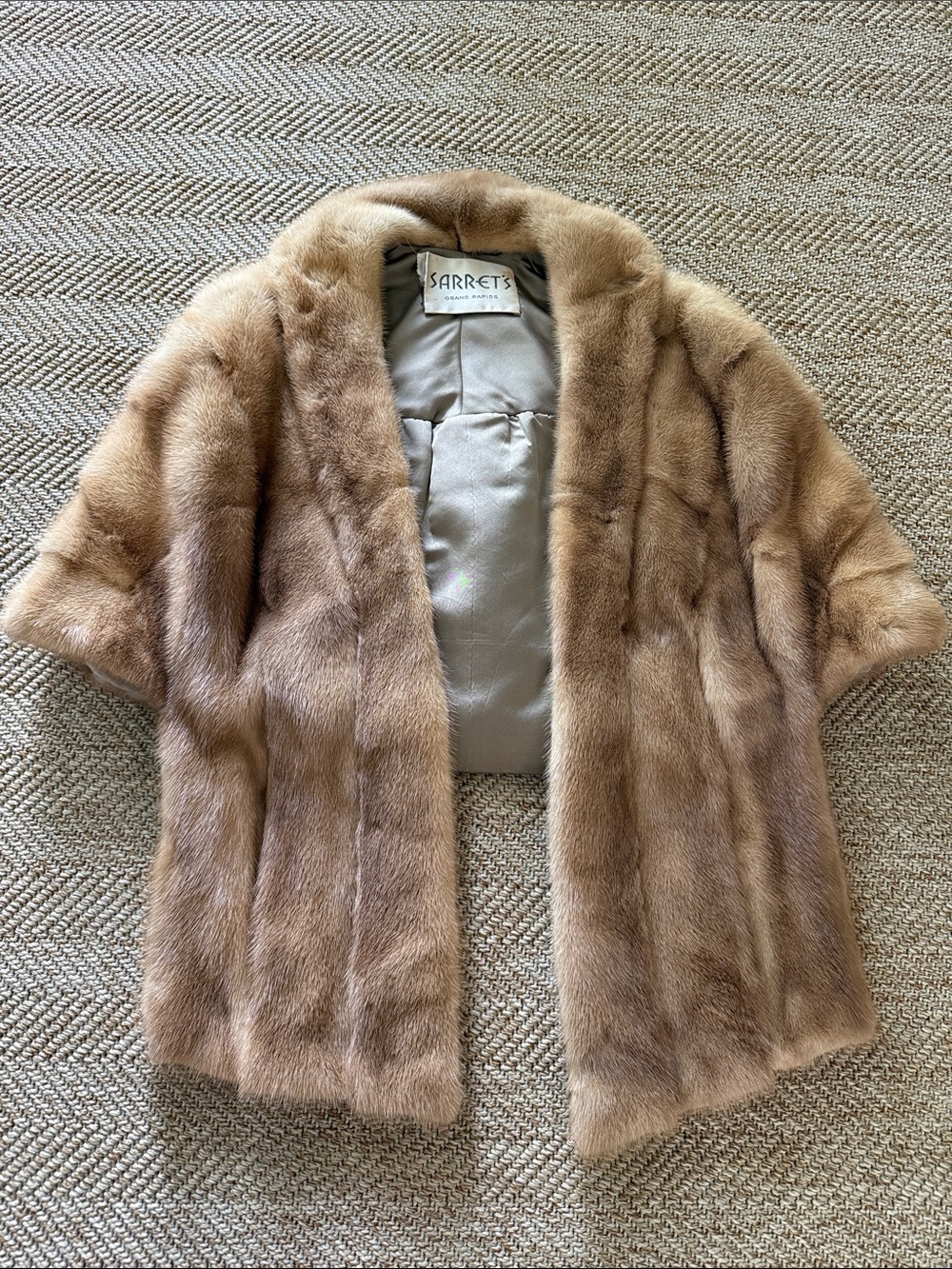Women's Vintage Short Fur Stole in Light Brown